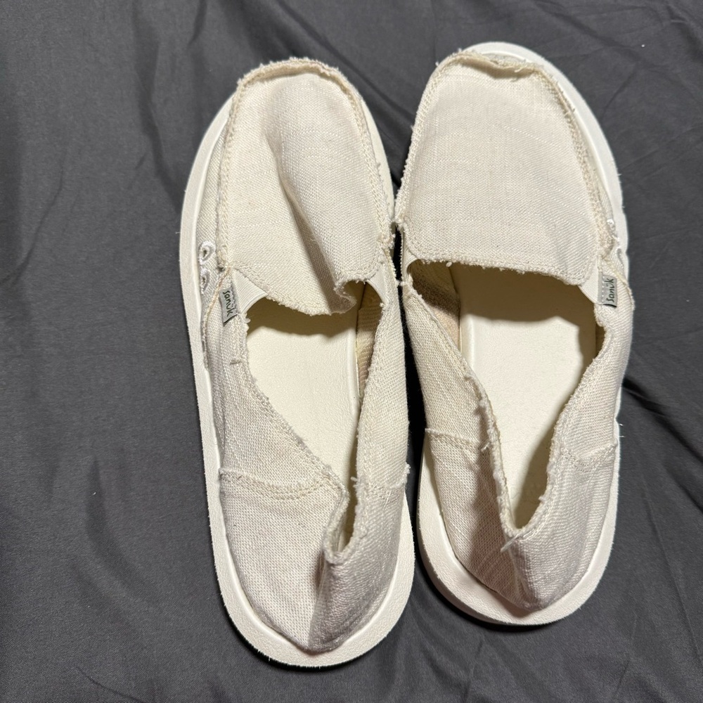 Woman’s Sanuk Canvas Slip-On Shoes